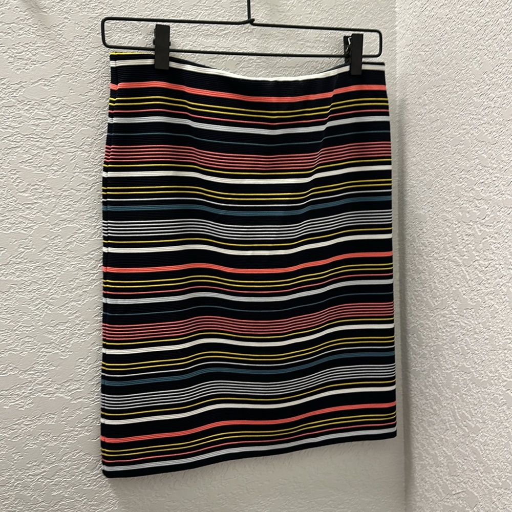 Loft skirt. Size small petites.